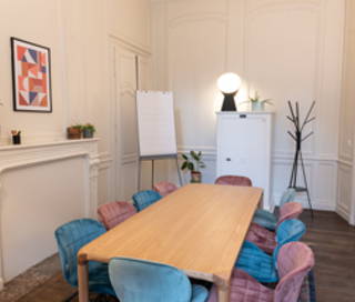 Bureau privé 20 m² 4 postes Coworking Rue de la Monnaie Rennes 35000 - photo 2